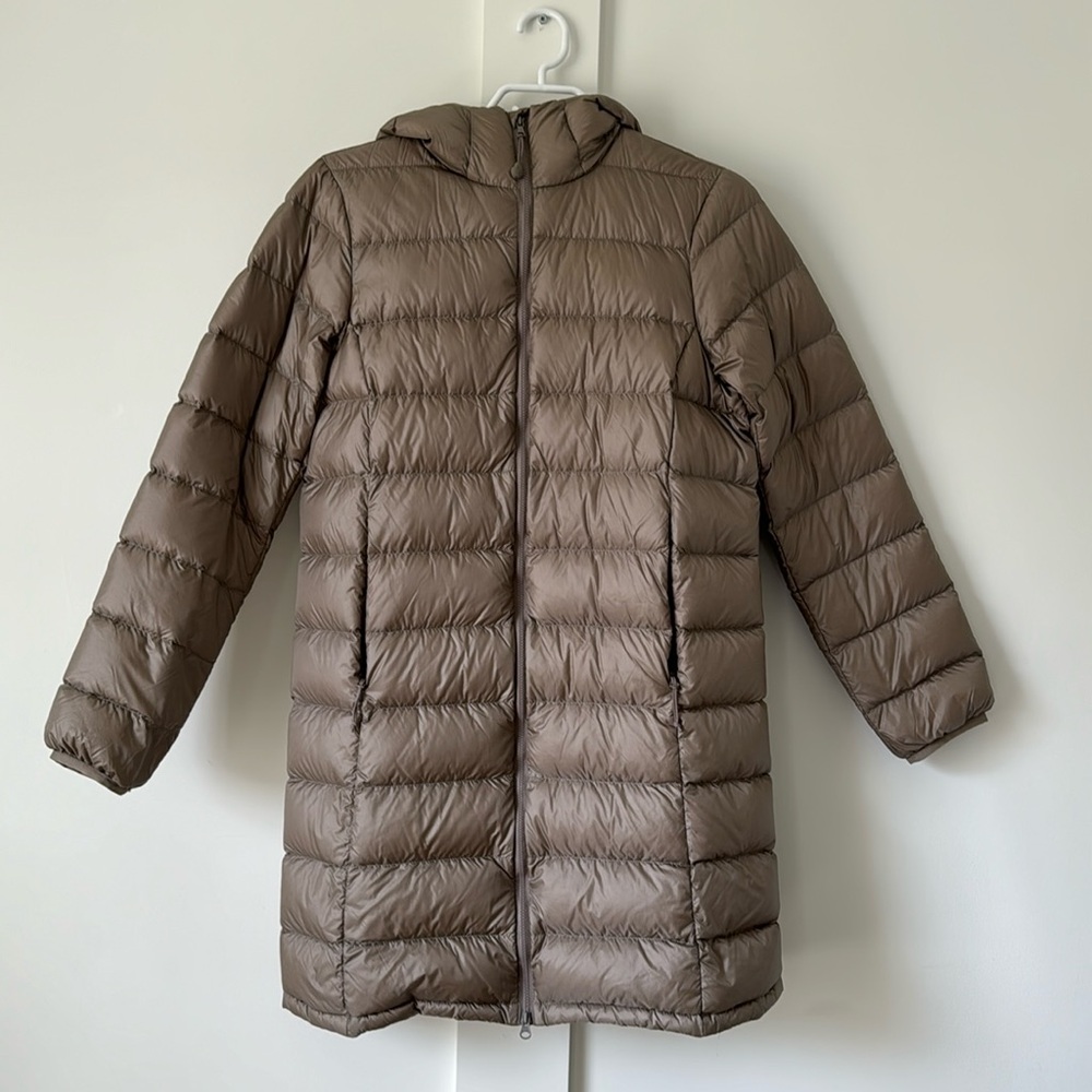ARITZIA The New Little Puff in Taupe (size S)